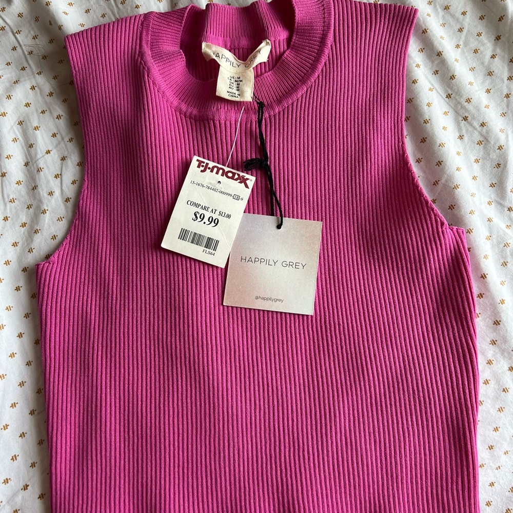 pink crop top